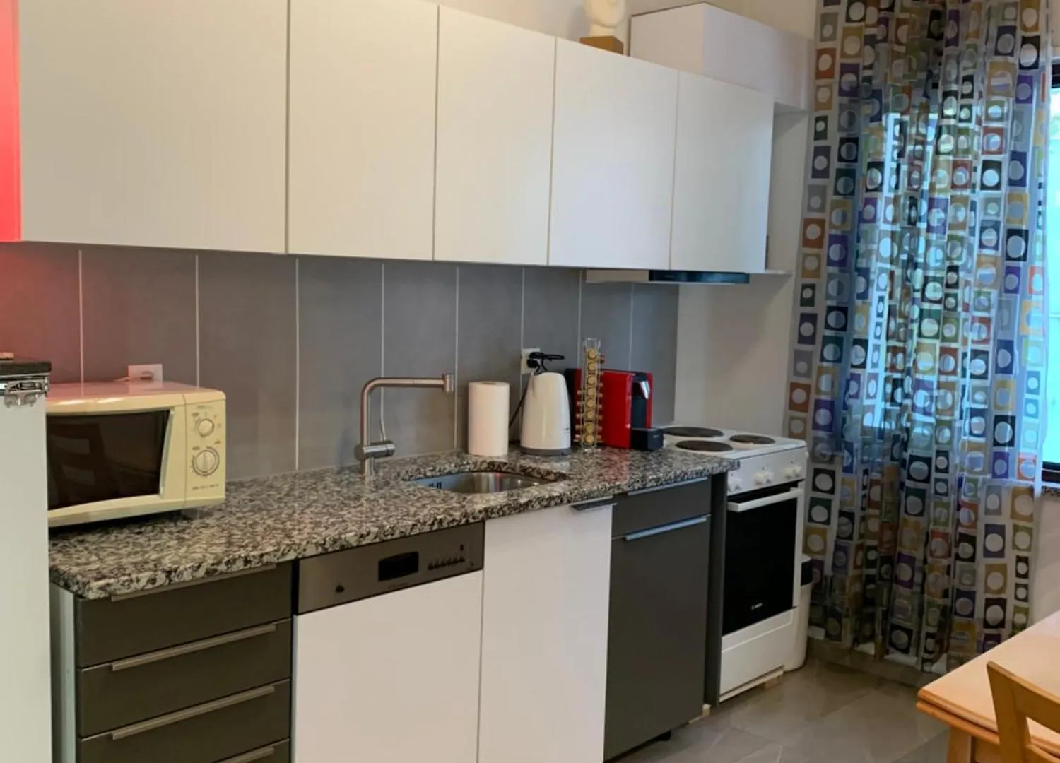 Lovely Tirana City Center Apartment 0*,